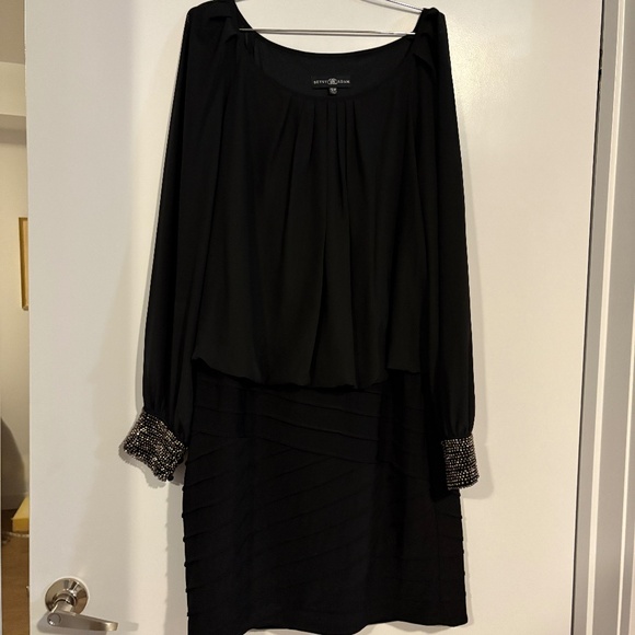 Dress - Picture 1 of 2